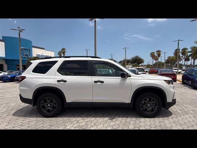 Certified 2025 Honda Pilot TrailSport image 15