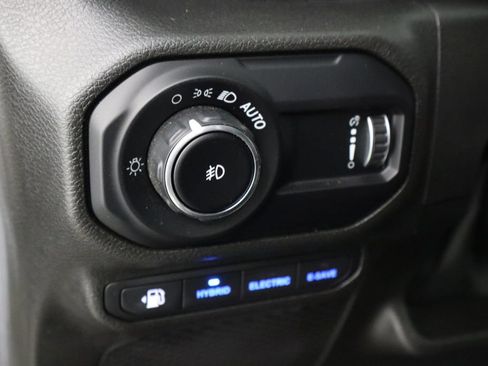 Used 2023 Jeep Wrangler Unlimited Sahara w/ Cold Weather Group AWD/4WD image 22