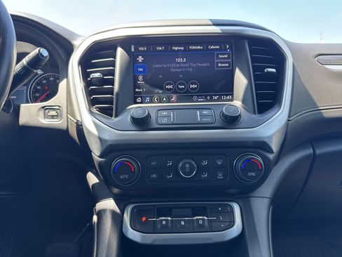 Used 2022 GMC Acadia SLT w/ Elevation Edition FWD image 30