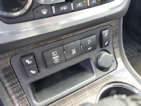 Used 2014 GMC Acadia SLT image 23