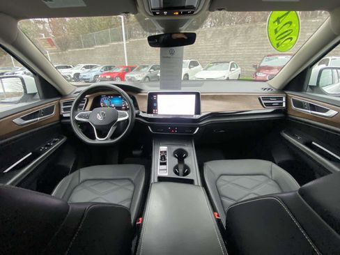 Certified 2024 Volkswagen Atlas SE AWD/4WD image 19