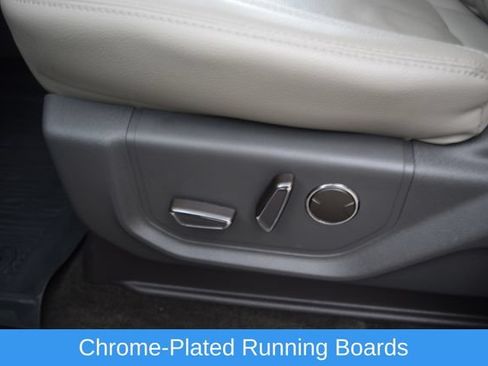 Used 2019 Ford Expedition XLT w/ Equipment Group 202A AWD/4WD image 21