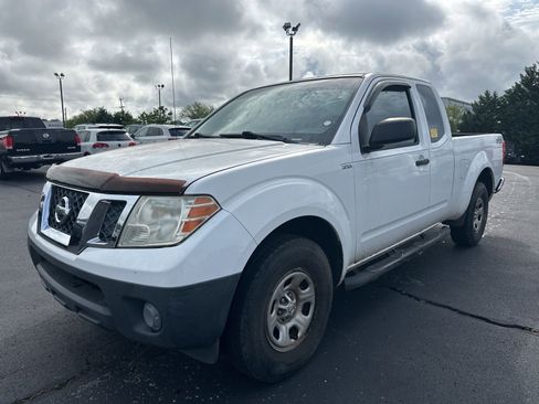 Used 2011 Nissan Frontier S w/ S Preferred Pkg RWD image 1