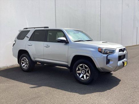 Certified 2023 Toyota 4Runner TRD Off-Road Premium AWD/4WD image 9