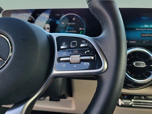 Certified 2021 Mercedes-Benz GLB 250 image 28