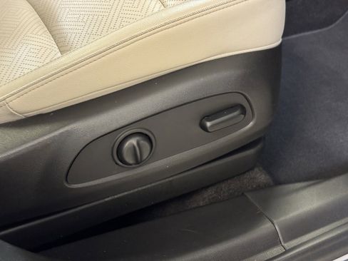 Used 2020 Buick Encore GX Essence w/ Experience Buick Package image 44