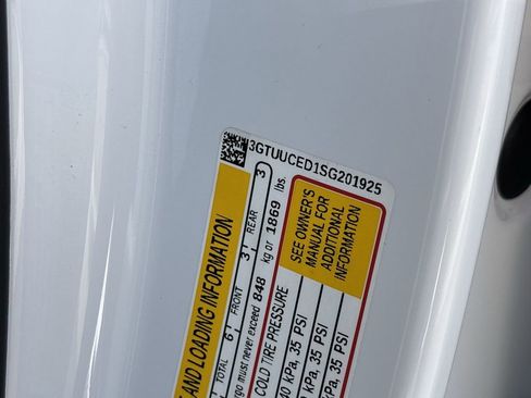 Used 2025 GMC Sierra 1500 Elevation image 34