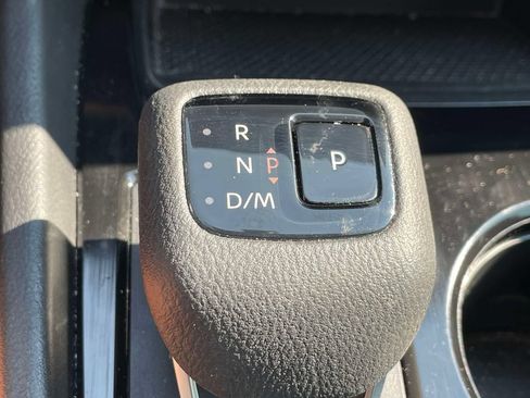 Used 2024 Nissan Rogue SV w/ SV Premium Package FWD image 31
