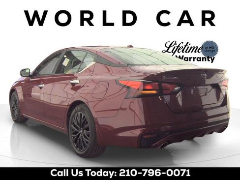 Used 2025 Nissan Altima 2.5 SV w/ SV Special Edition Package FWD image 3