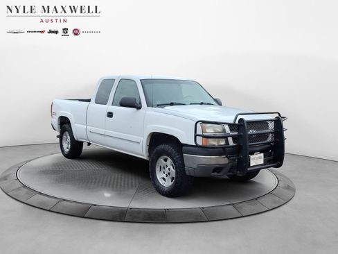 Used 2005 Chevrolet Silverado 1500 LS w/ Light Duty Power Package image 2