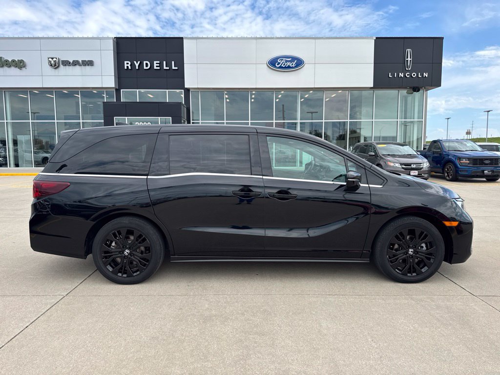 Used 2025 Honda Odyssey Sport-L image 2