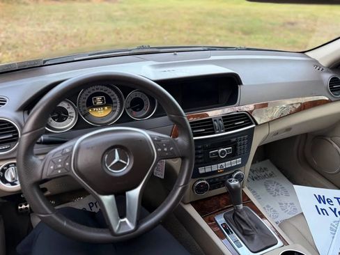 Used 2012 Mercedes-Benz C 250 Sedan w/ Comand Single Disc Pkg image 3
