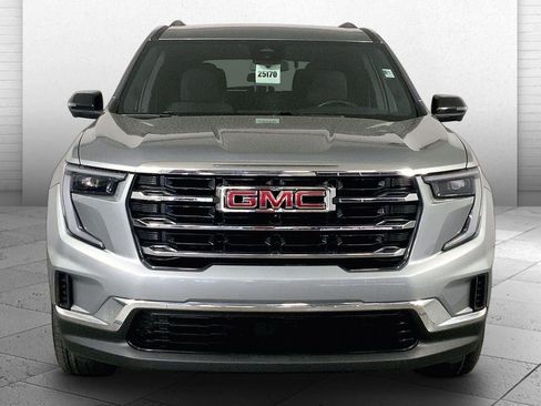 Used 2025 GMC Acadia Elevation FWD image 2