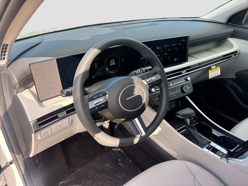 New 2026 Hyundai Tucson SE image 9