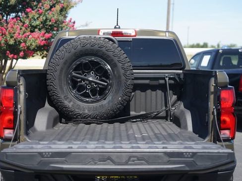 Used 2025 Chevrolet Colorado ZR2 w/ ZR2 Bison Edition AWD/4WD image 31