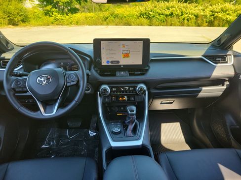 Used 2024 Toyota RAV4 XSE w/ Weather Package AWD/4WD image 18