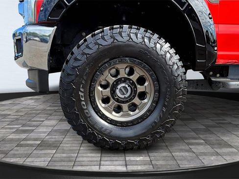 Used 2019 Ford F250 XLT w/ XLT Premium Package image 9