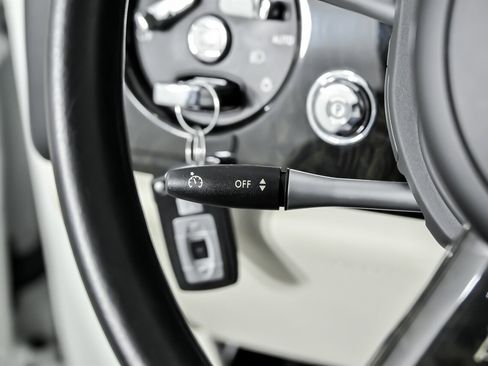 Used 2013 Rolls-Royce Phantom Sedan image 33