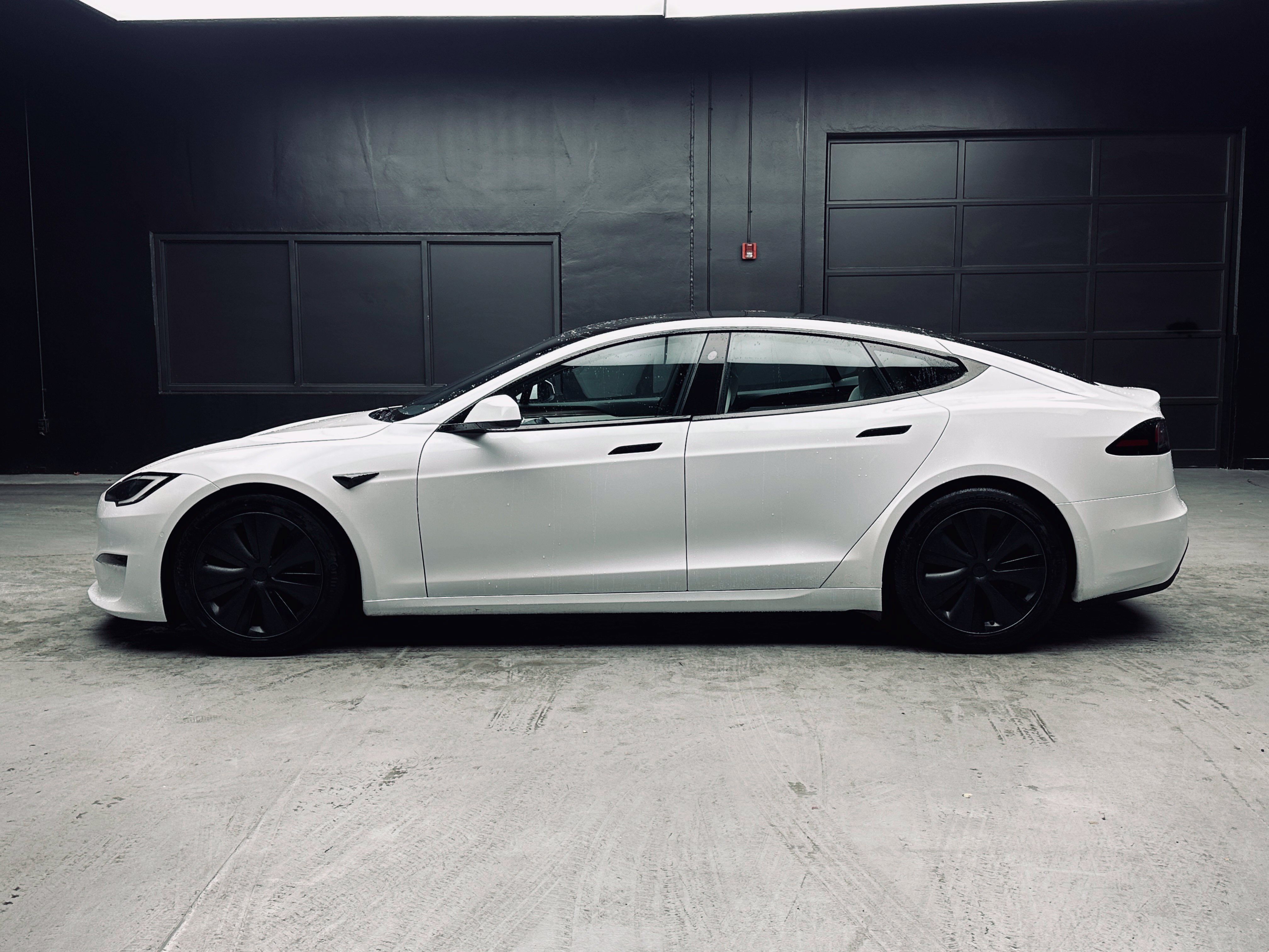 Used 2022 Tesla Model S AWD/4WD image 3