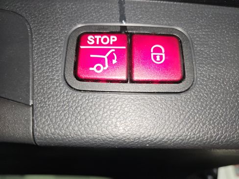 Used 2018 Mercedes-Benz GLC 43 AMG 4MATIC image 13