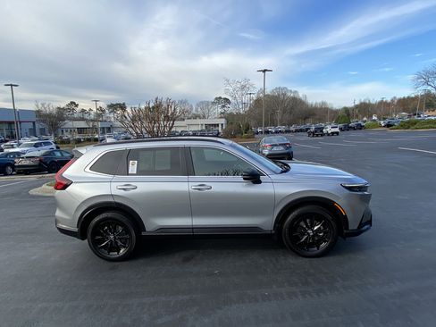 Used 2024 Honda CR-V Sport image 4