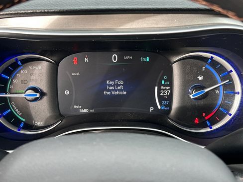 Used 2024 Chrysler Pacifica Pinnacle image 28