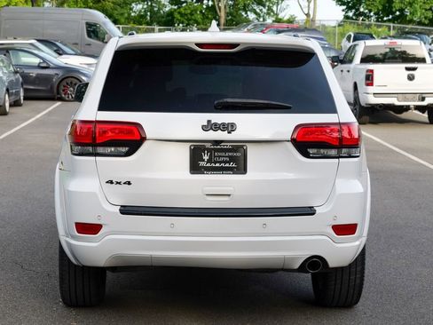 Used 2017 Jeep Grand Cherokee Altitude AWD/4WD image 6