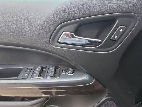 Used 2018 GMC Canyon SLT w/ Driver Alert Package image 24