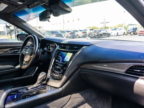 Used 2019 Cadillac CTS V w/ Luxury Package RWD image 40
