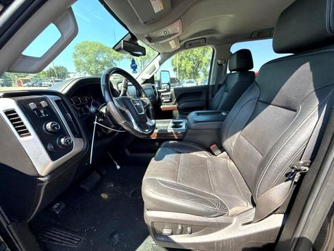 Used 2019 GMC Sierra 2500 SLT image 2