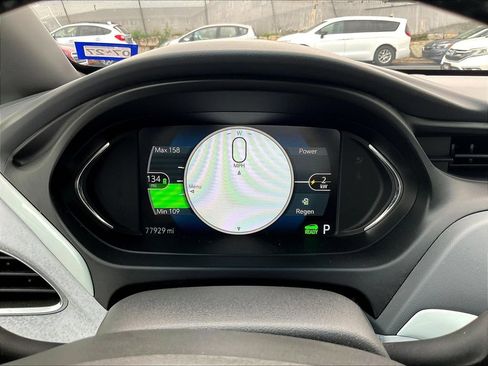 Used 2021 Chevrolet Bolt Premier w/ Infotainment Package FWD image 13