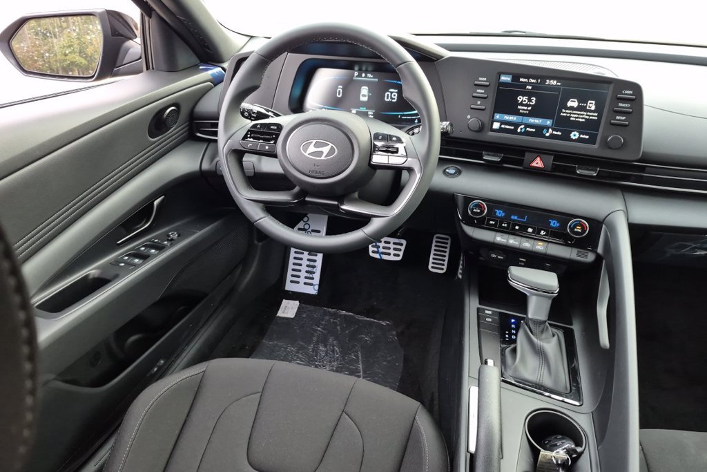 New 2026 Hyundai Elantra SEL Sport FWD image 22