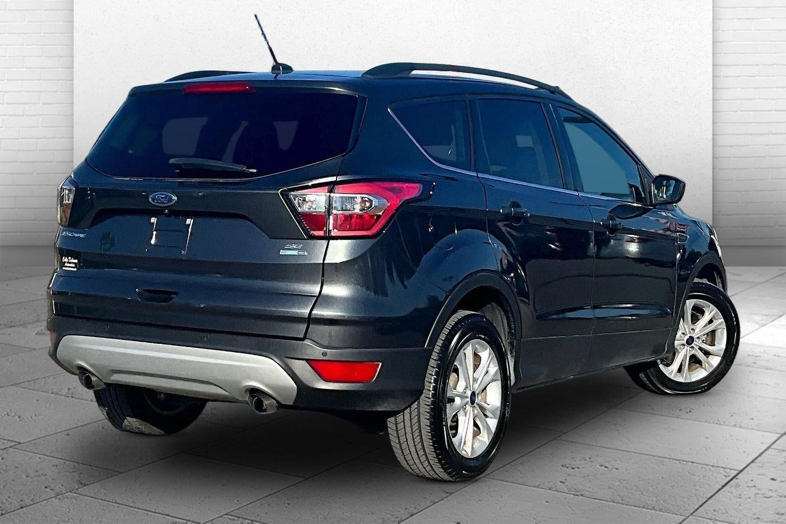 Used 2017 Ford Escape SE w/ Equipment Group 201A AWD/4WD image 12