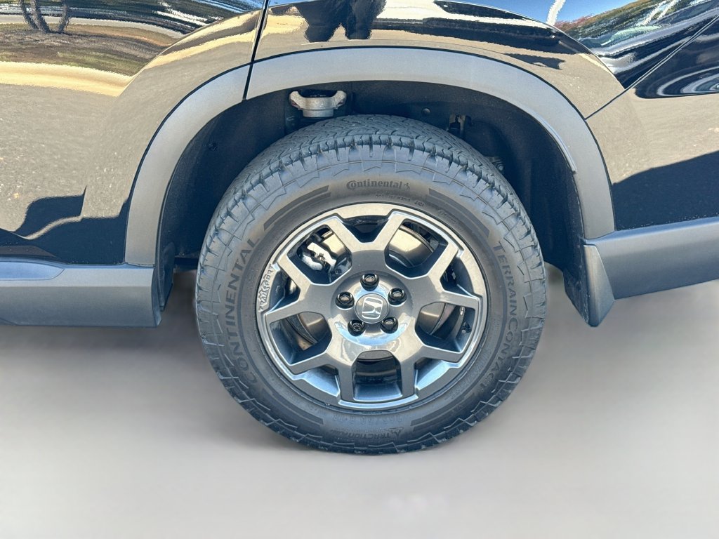 Used 2025 Honda Pilot TrailSport image 40