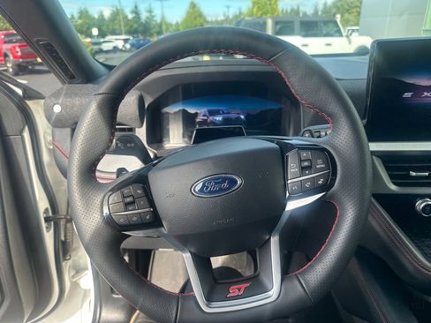 Used 2025 Ford Explorer ST AWD/4WD image 14