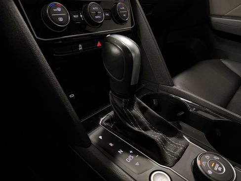 Used 2022 Volkswagen Atlas SE w/ Panoramic Sunroof Package image 22