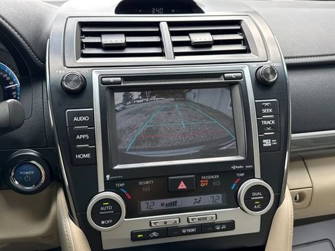 Used 2014 Toyota Camry XLE w/ Moonroof Package FWD image 32