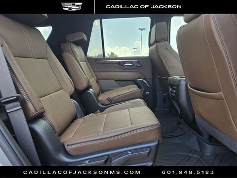 Used 2025 Chevrolet Tahoe High Country RWD image 38