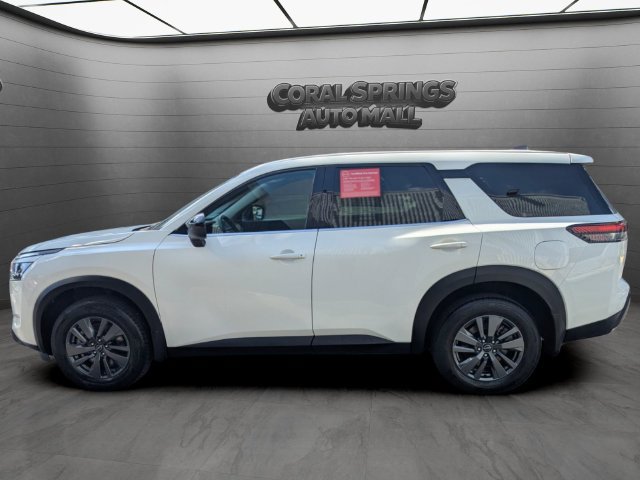 Certified 2025 Nissan Pathfinder S FWD image 4