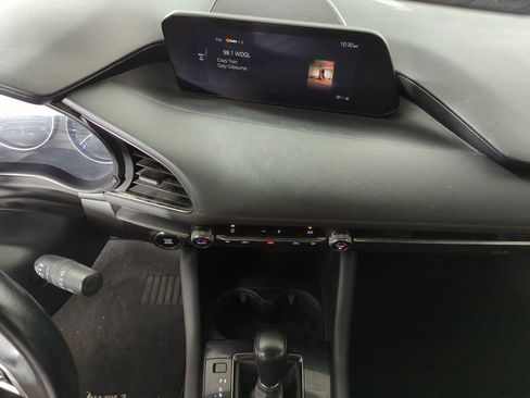 Used 2021 MAZDA MAZDA3 Hatchback w/Premium Plus Pkg image 14