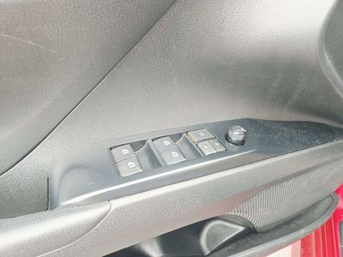 Used 2020 Toyota Camry LE w/ Convenience Package FWD image 18