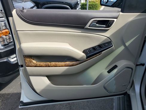 Used 2015 GMC Yukon Denali w/ Premium Package image 24