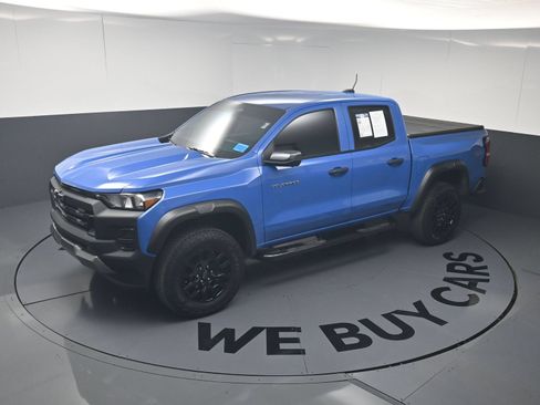 Used 2025 Chevrolet Colorado Trail Boss AWD/4WD image 28