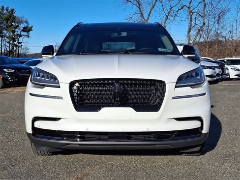 Used 2024 Lincoln Aviator AWD w/ Premium Package image 29