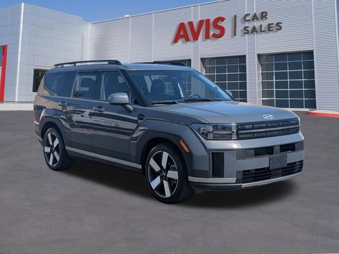 Used 2025 Hyundai Santa Fe Limited image 3