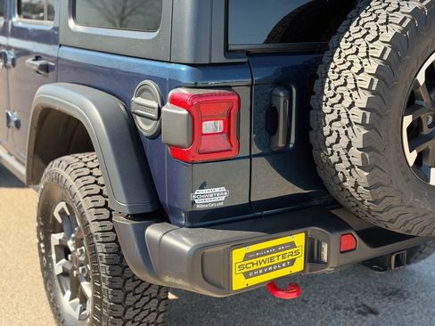 Used 2025 Jeep Wrangler Unlimited Rubicon AWD/4WD image 9