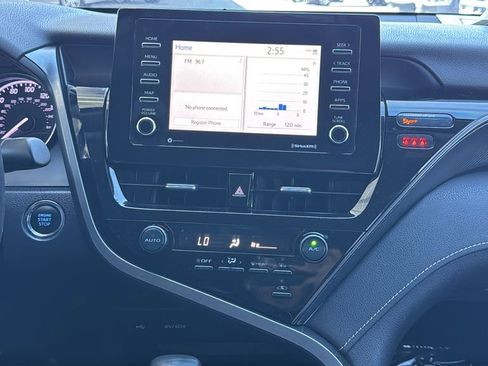 Used 2021 Toyota Camry SE w/ Convenience Package image 11