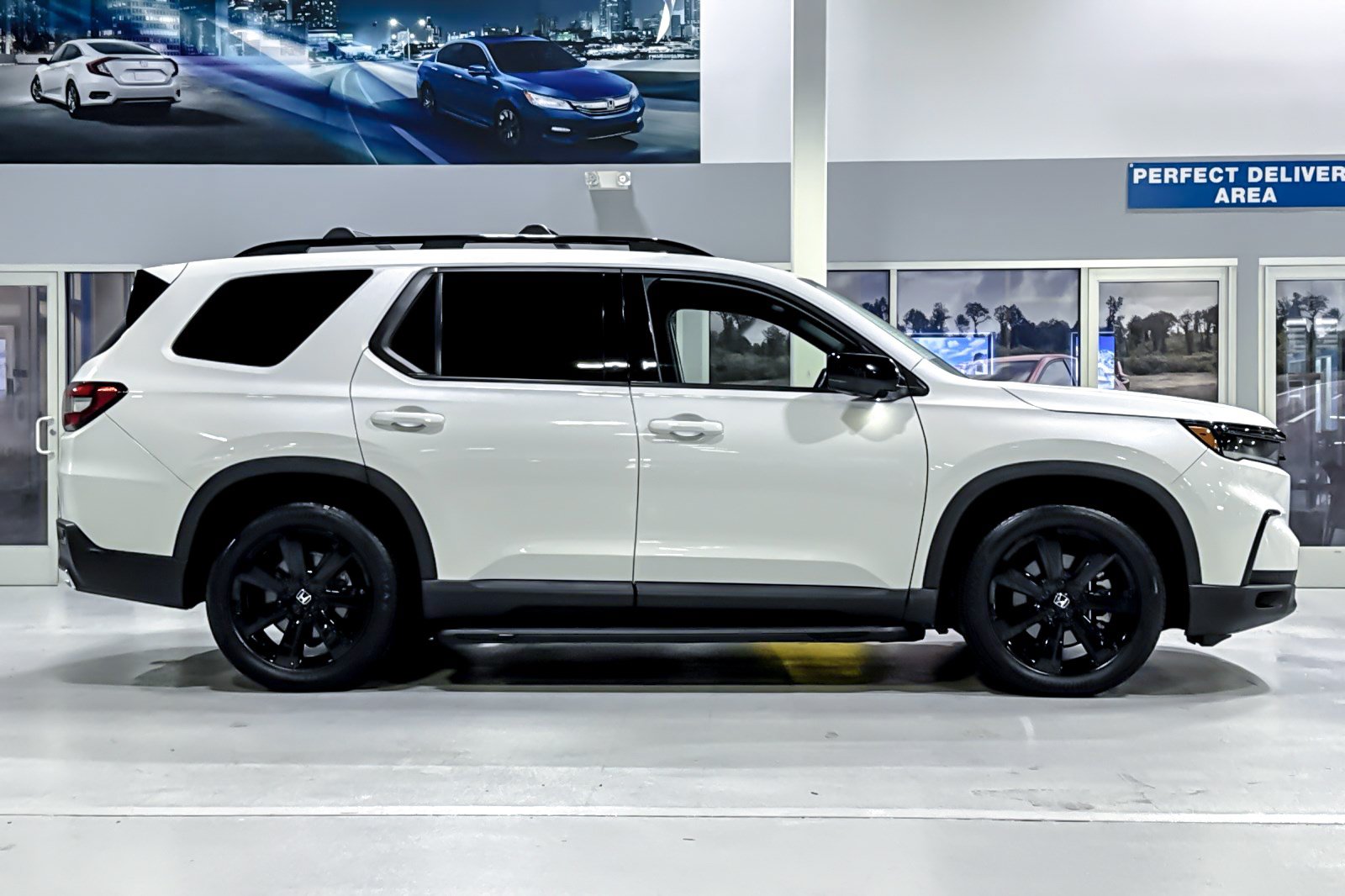 Used 2025 Honda Pilot Black Edition image 8