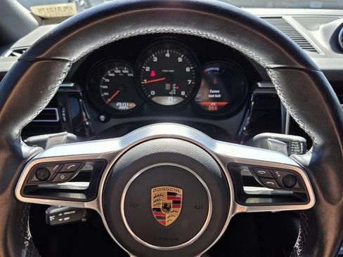 Used 2021 Porsche Macan image 26