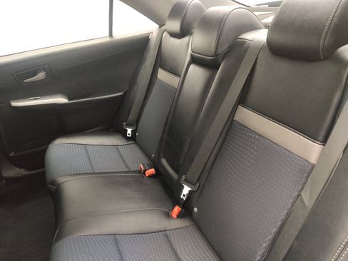 Used 2013 Toyota Camry SE FWD image 18